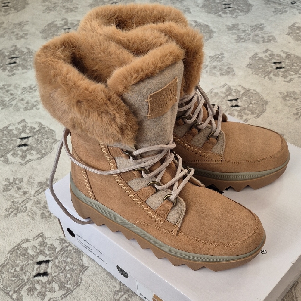 Sz 8: Royal Canadian Women's Tan Fur-Lined Boots